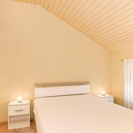 Hrvatske Mladezi Apartman Pirovac