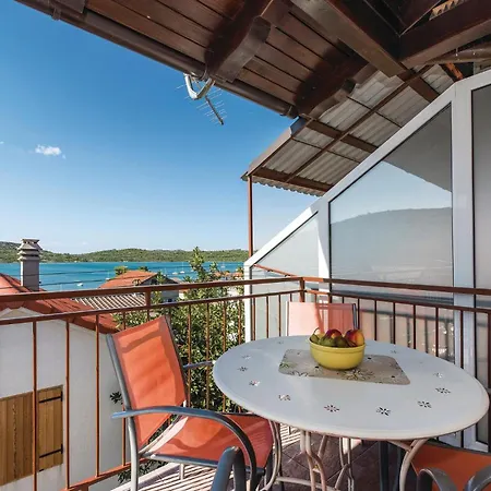 Apartment 1 Bedroom Amazing In Pirovac
