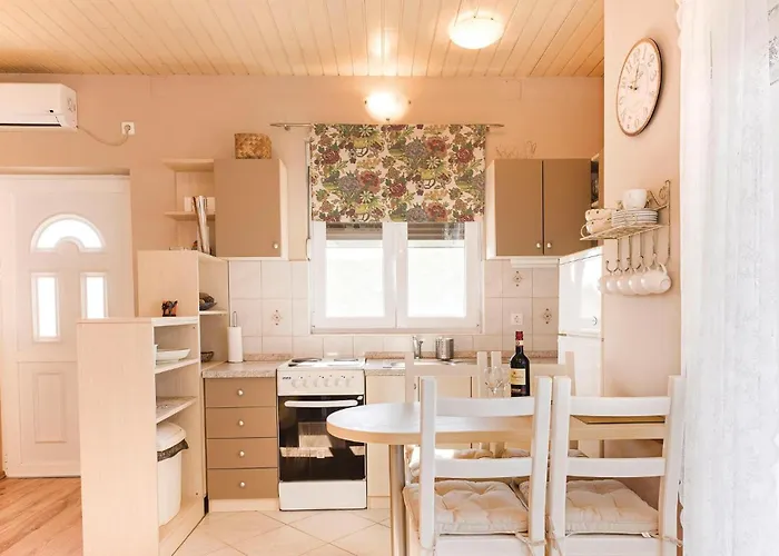 Apartman Hrvatske Mladezi Pirovac