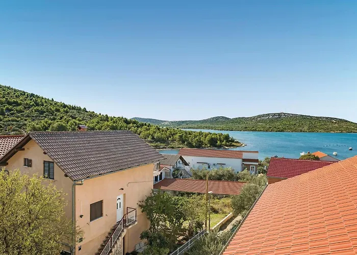 Hrvatske Mladezi * 피로바츠